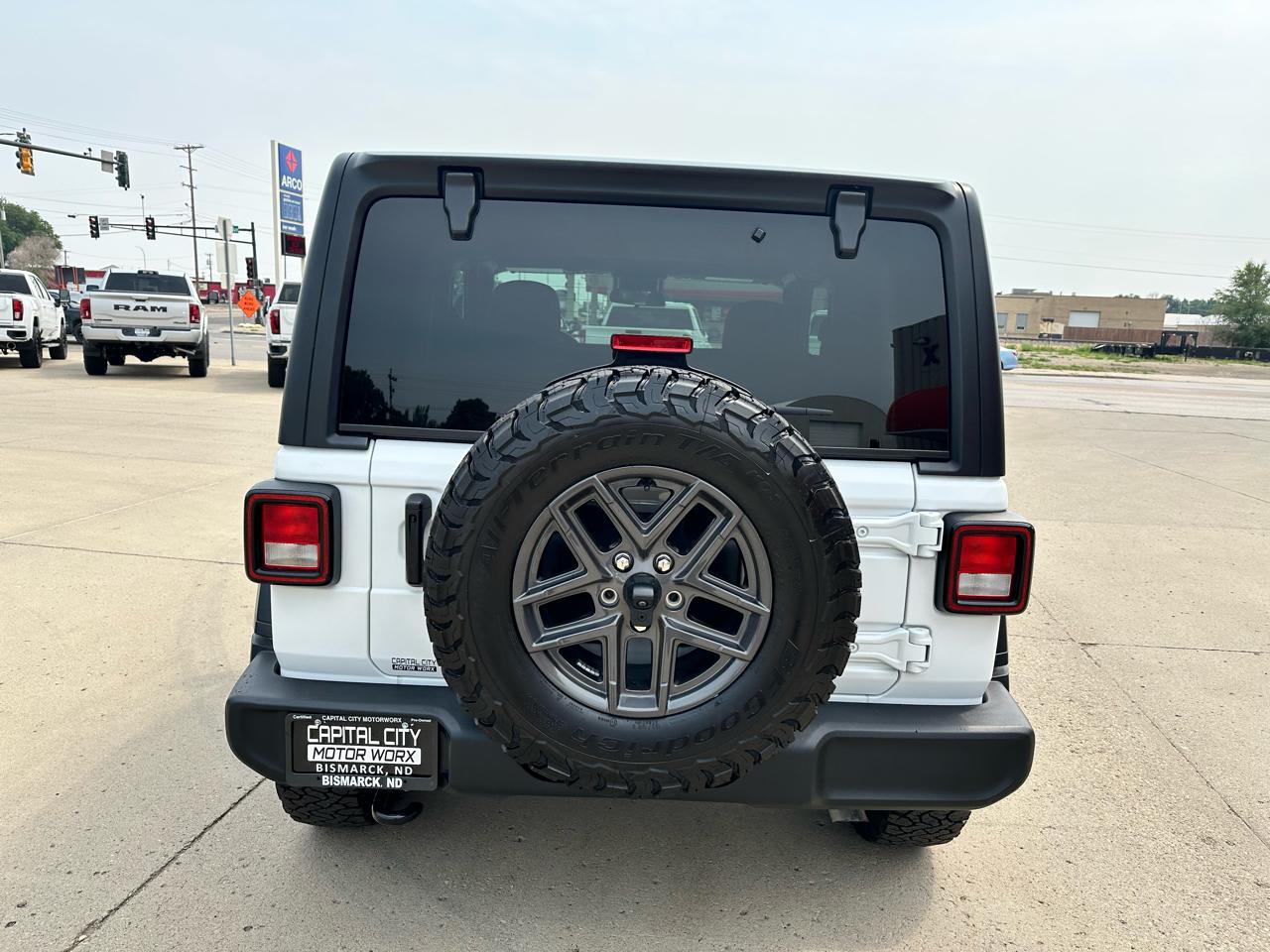 Jeep Wrangler Sport S 2024