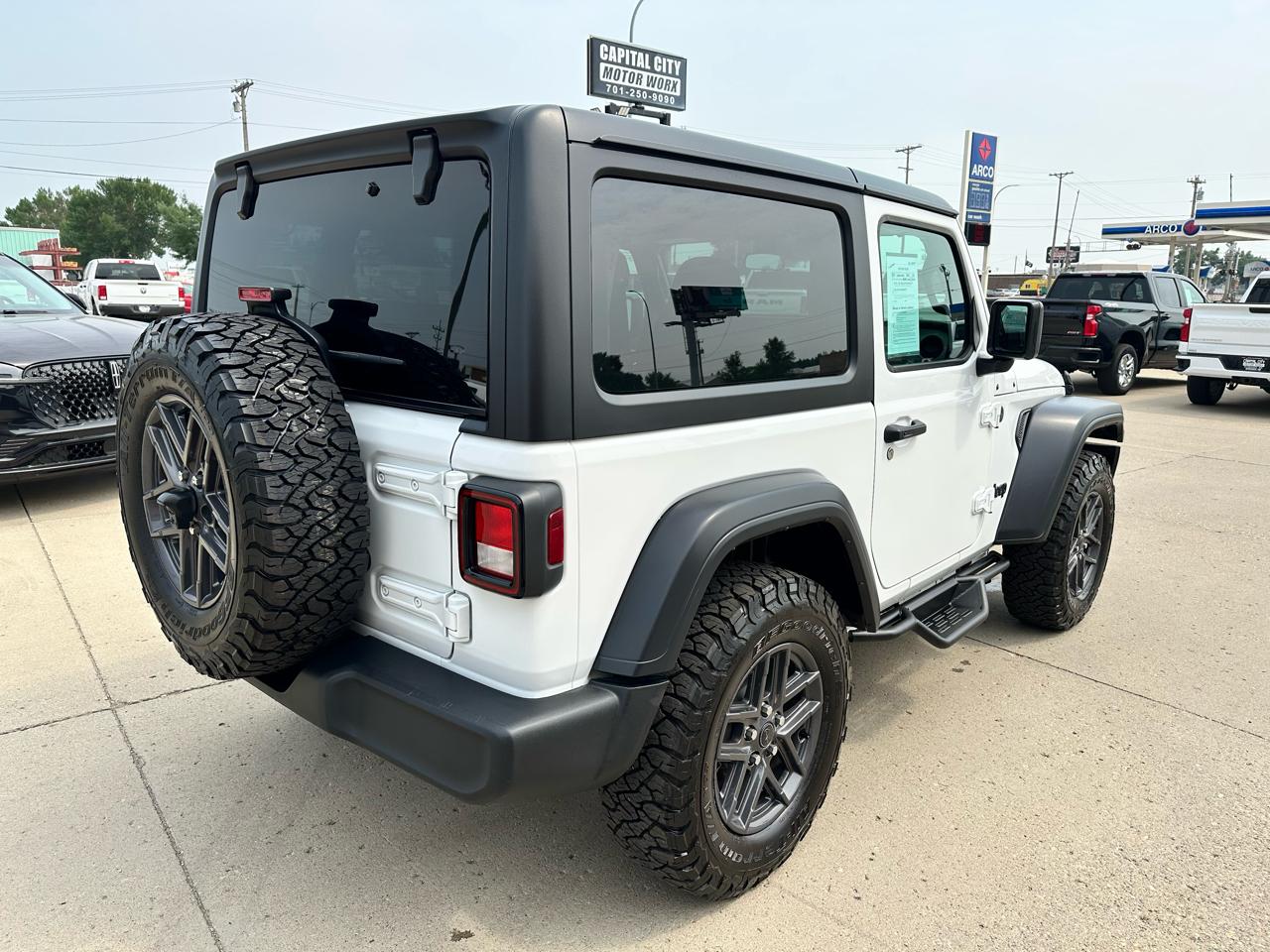 Jeep Wrangler Sport S 2024