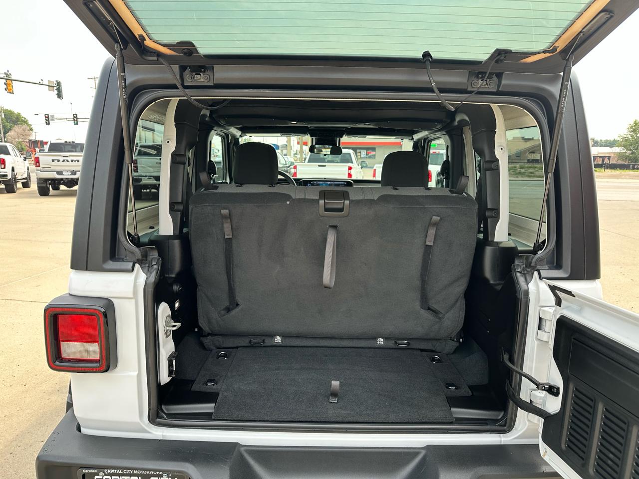 Jeep Wrangler Sport S 2024