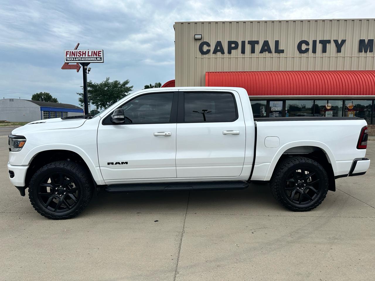 RAM 1500 Laramie Crew Cab SWB 4WD 2022