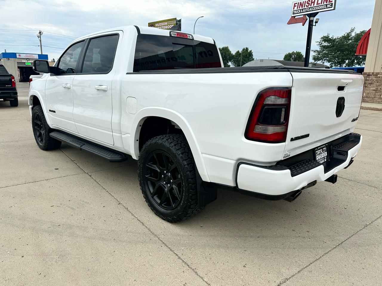 RAM 1500 Laramie Crew Cab SWB 4WD 2022
