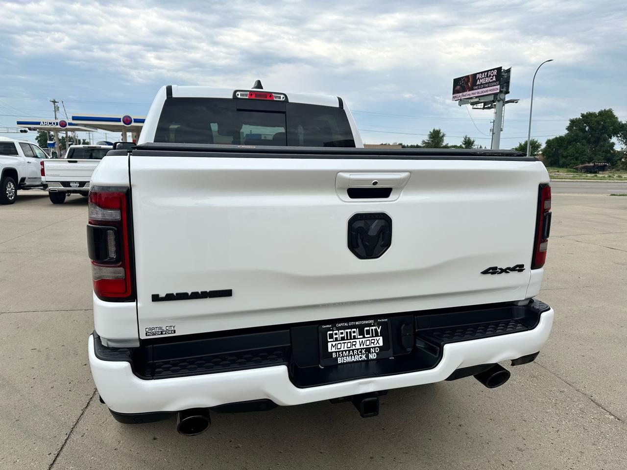 RAM 1500 Laramie Crew Cab SWB 4WD 2022
