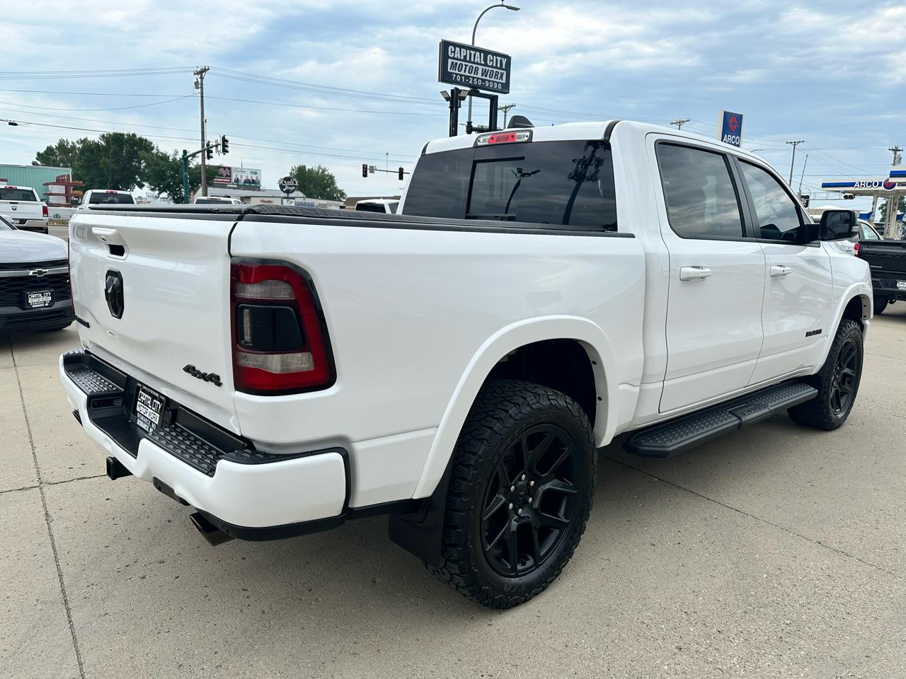 RAM 1500 Laramie Crew Cab SWB 4WD 2022