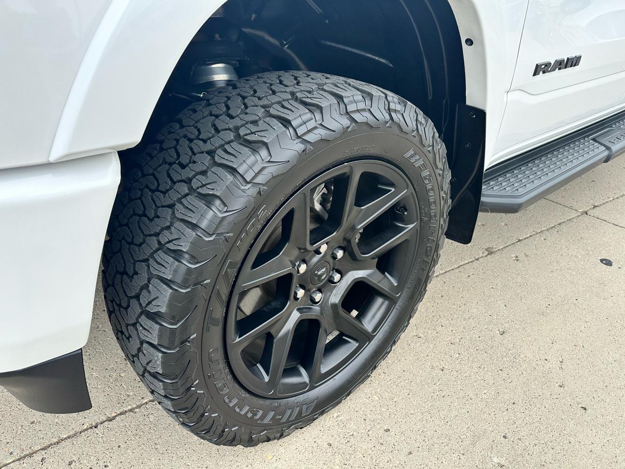 RAM 1500 Laramie Crew Cab SWB 4WD 2022