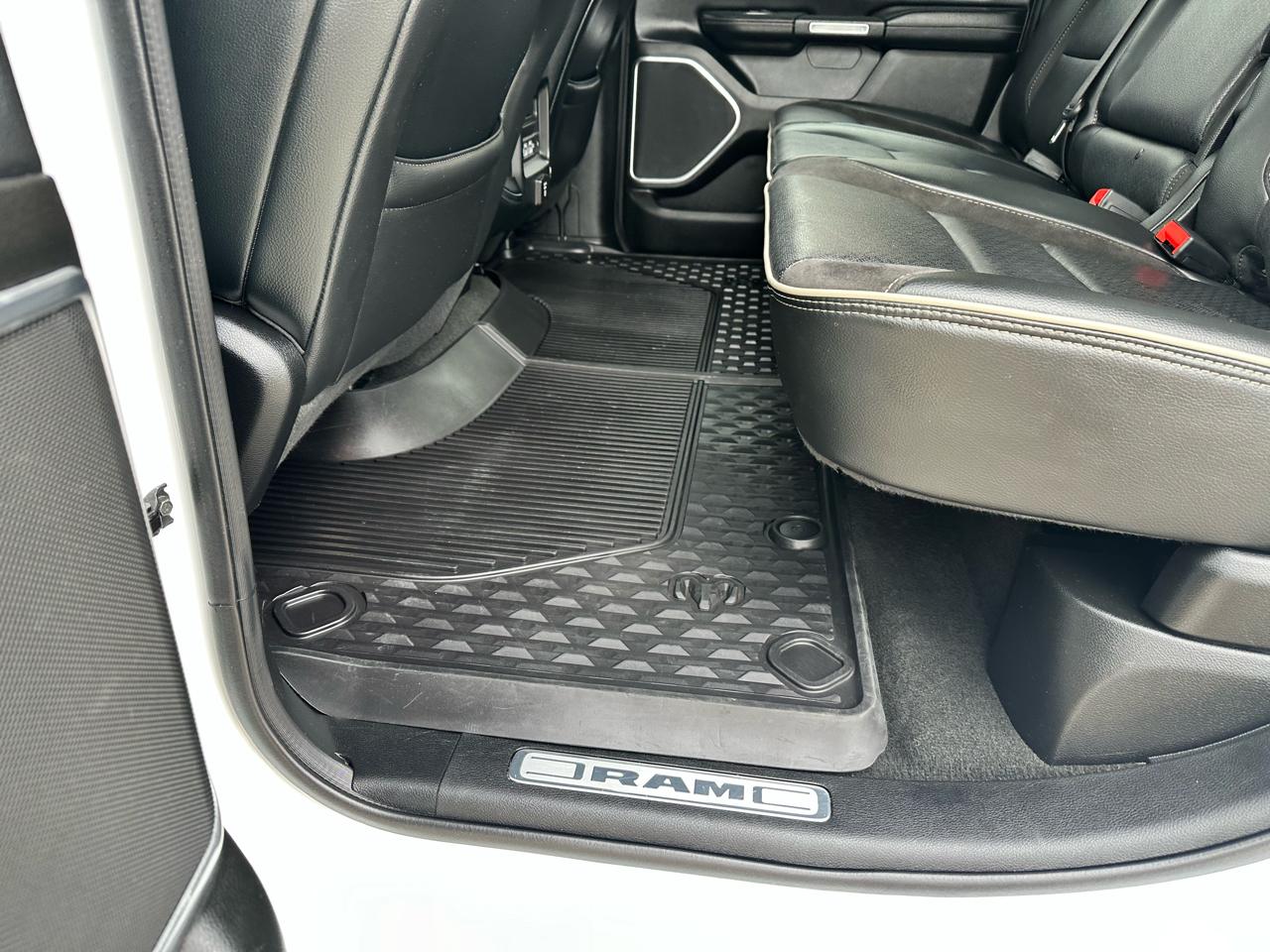 RAM 1500 Laramie Crew Cab SWB 4WD 2022