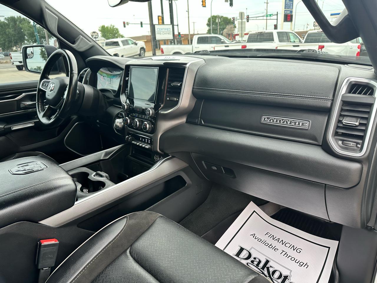 RAM 1500 Laramie Crew Cab SWB 4WD 2022