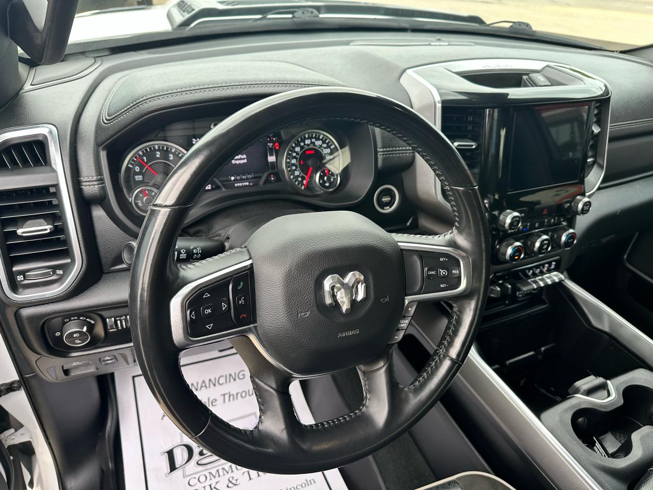 RAM 1500 Laramie Crew Cab SWB 4WD 2022