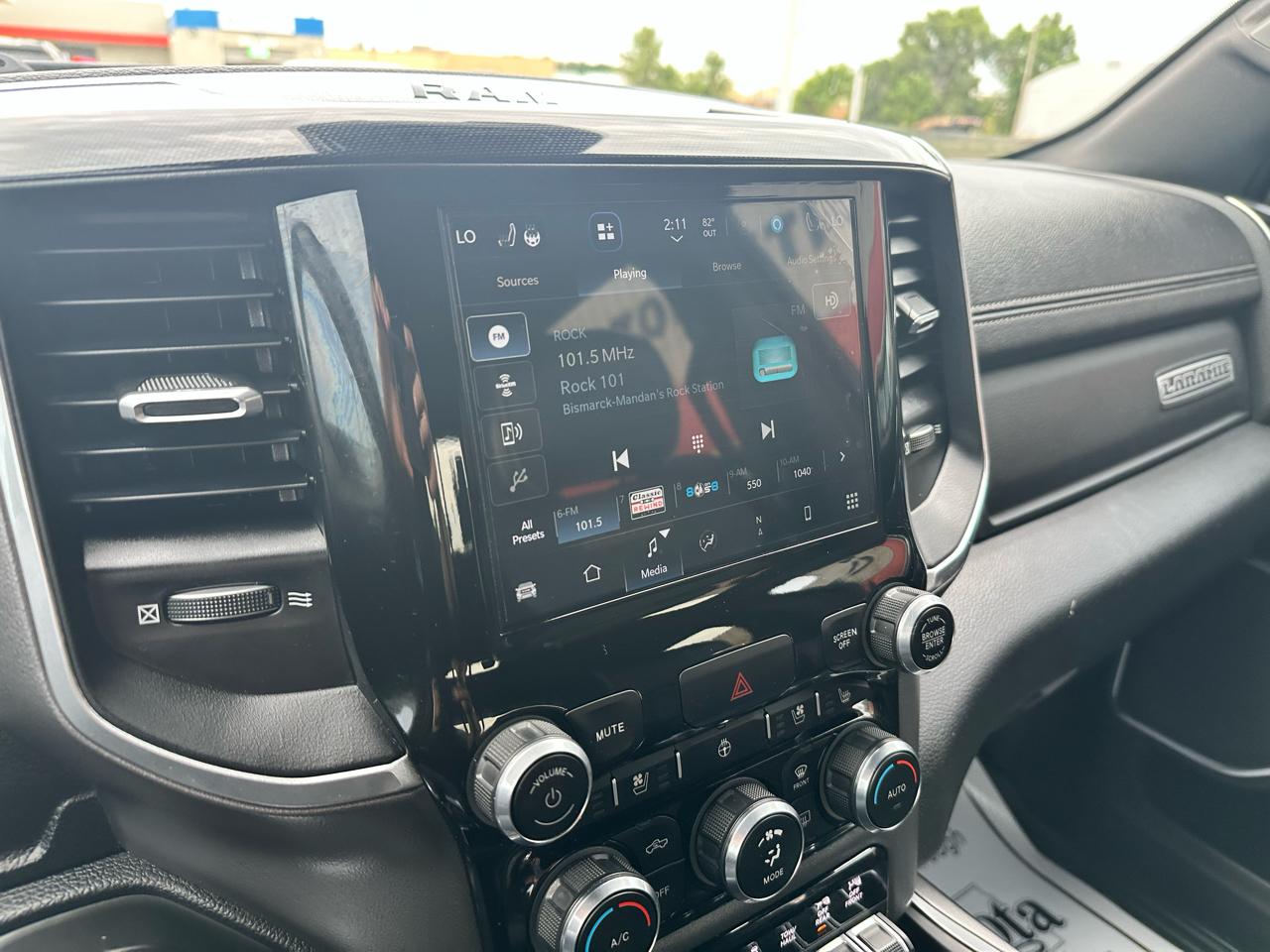 RAM 1500 Laramie Crew Cab SWB 4WD 2022