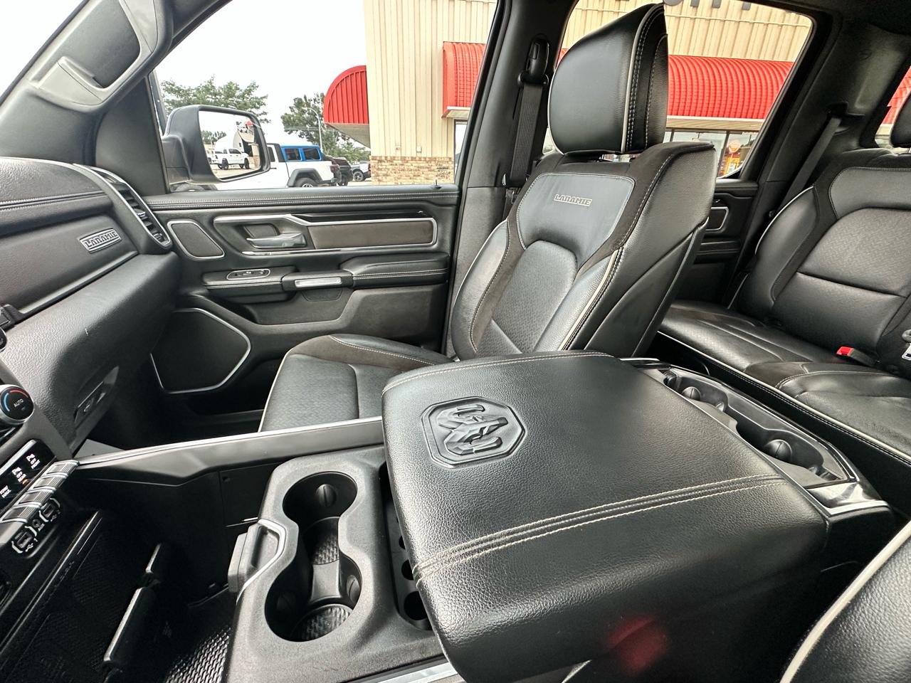 RAM 1500 Laramie Crew Cab SWB 4WD 2022