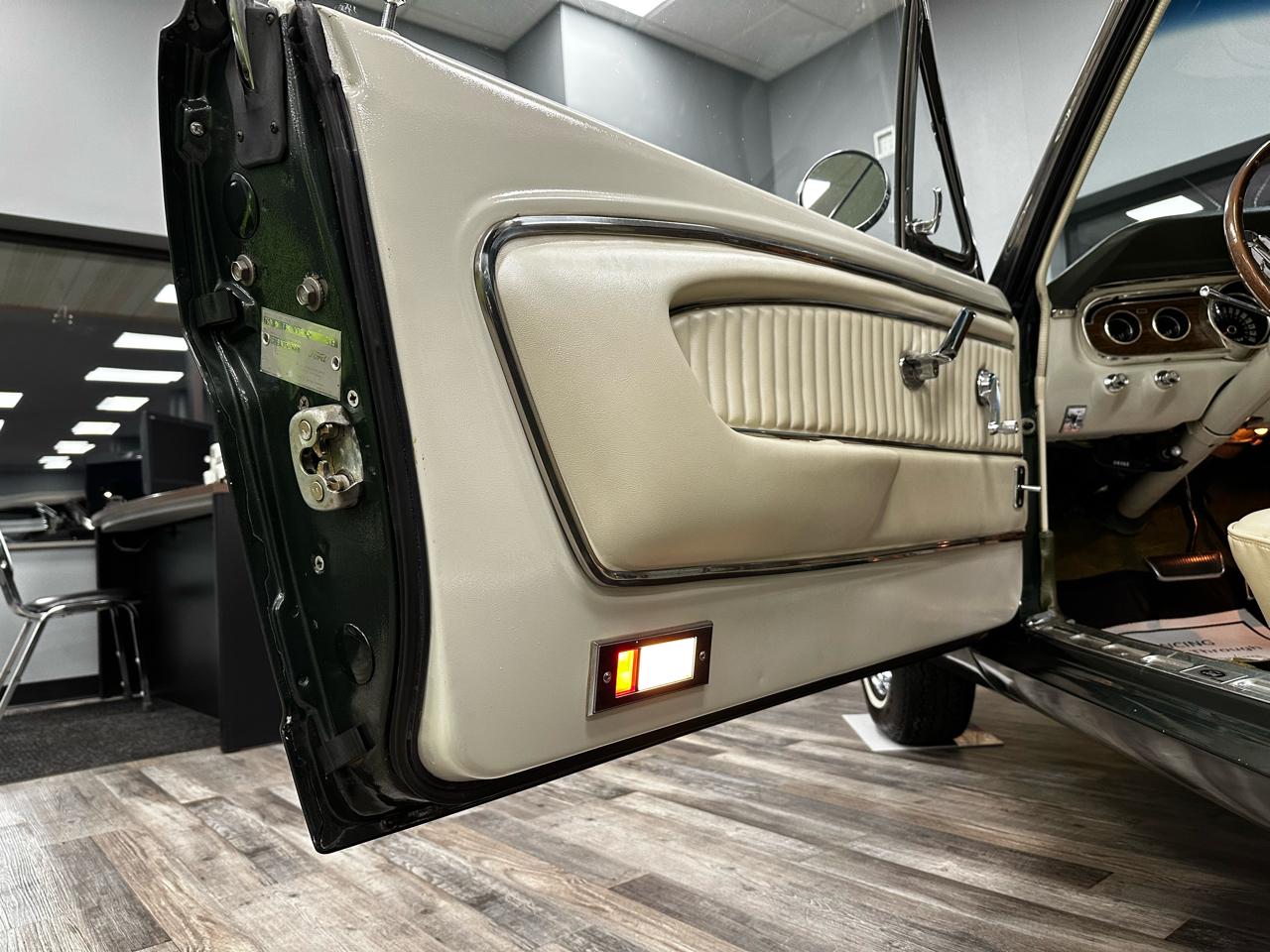 Ford Mustang 2dr Convertible 1965