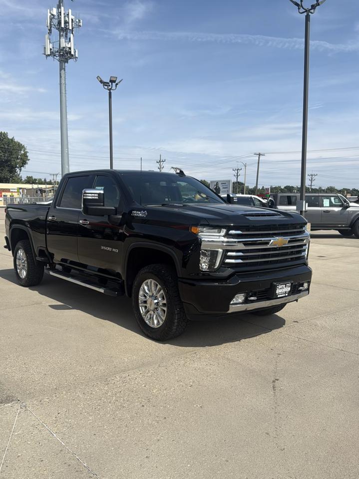 Chevrolet Silverado 3500HD High Country Crew Cab 4WD 2022