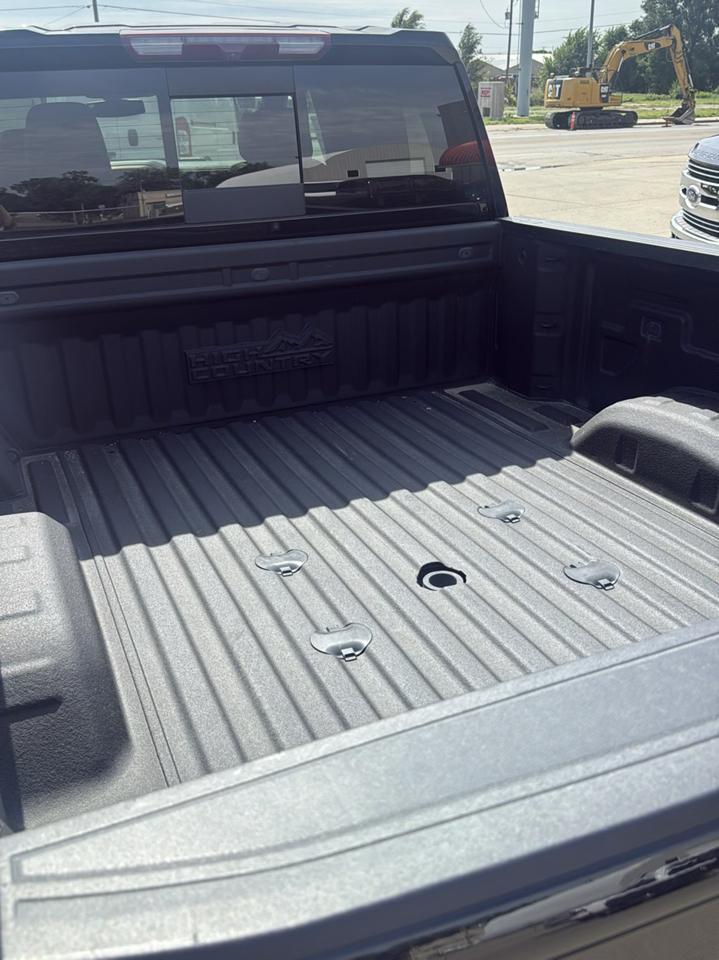 Chevrolet Silverado 3500HD High Country Crew Cab 4WD 2022