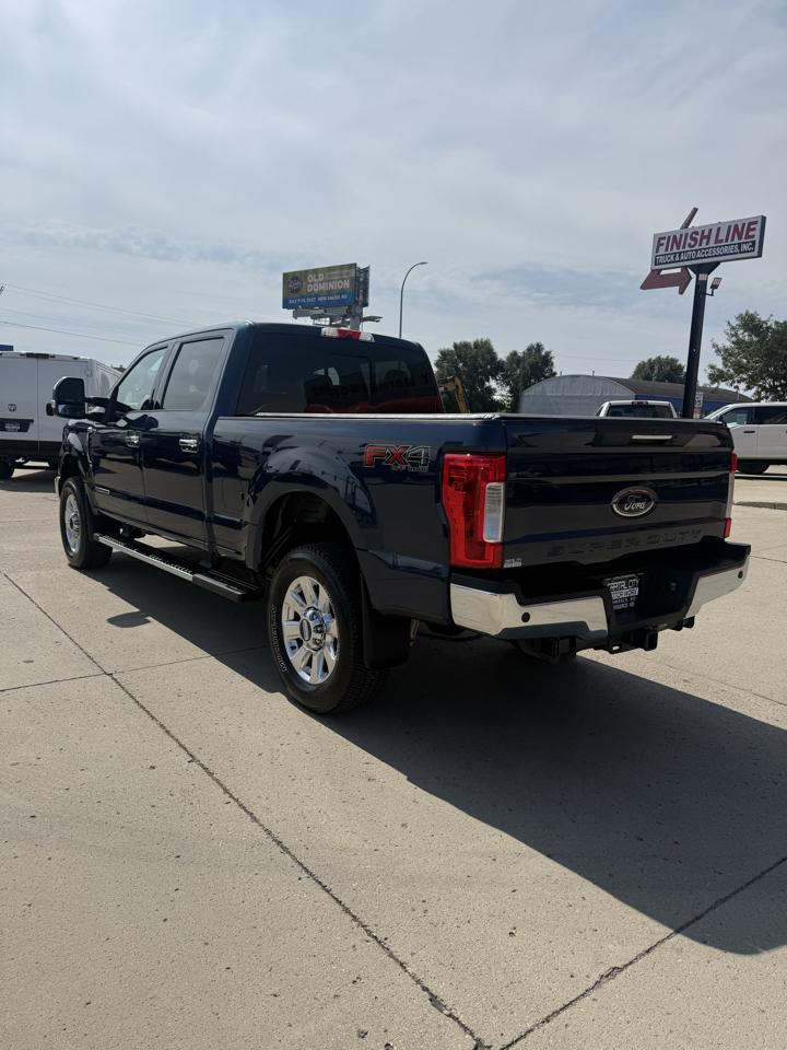 Ford F-250 SD Lariat Crew Cab Short Bed 4WD 2017