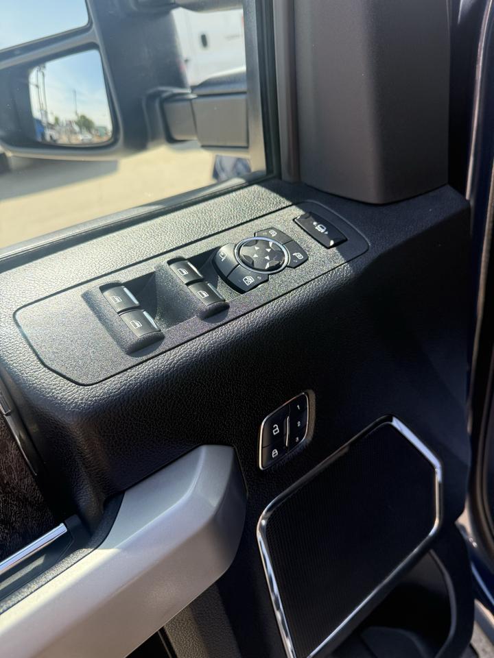 Ford F-250 SD Lariat Crew Cab Short Bed 4WD 2017