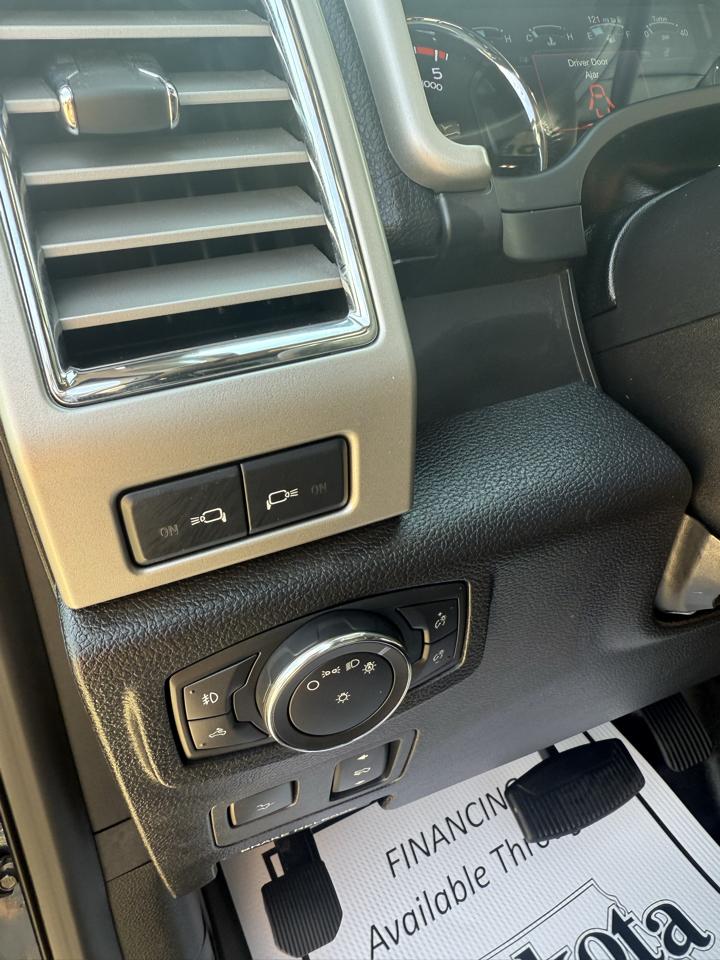 Ford F-250 SD Lariat Crew Cab Short Bed 4WD 2017