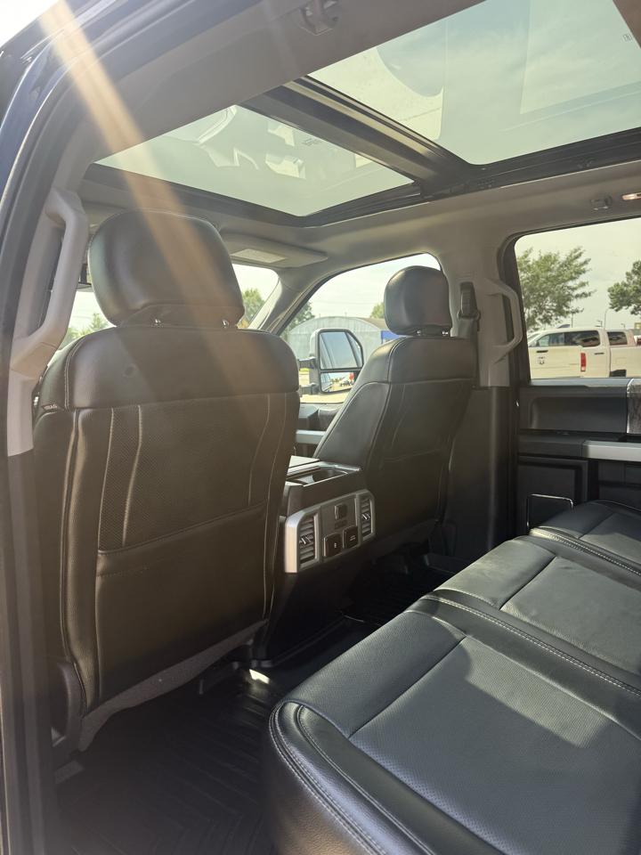 Ford F-250 SD Lariat Crew Cab Short Bed 4WD 2017
