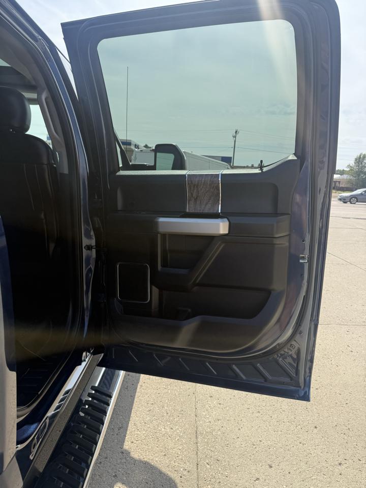 Ford F-250 SD Lariat Crew Cab Short Bed 4WD 2017