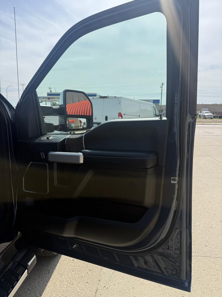 Ford F-250 SD Lariat Crew Cab Short Bed 4WD 2017