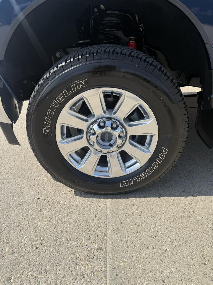 Ford F-250 SD Lariat Crew Cab Short Bed 4WD 2017