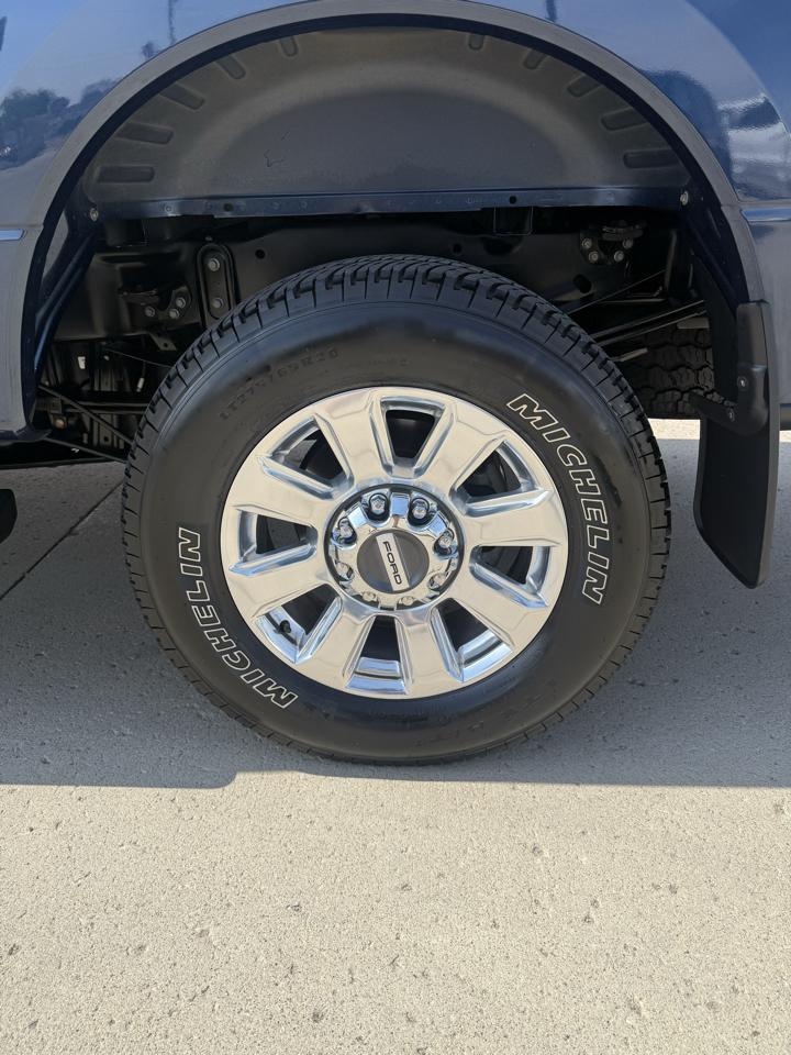 Ford F-250 SD Lariat Crew Cab Short Bed 4WD 2017