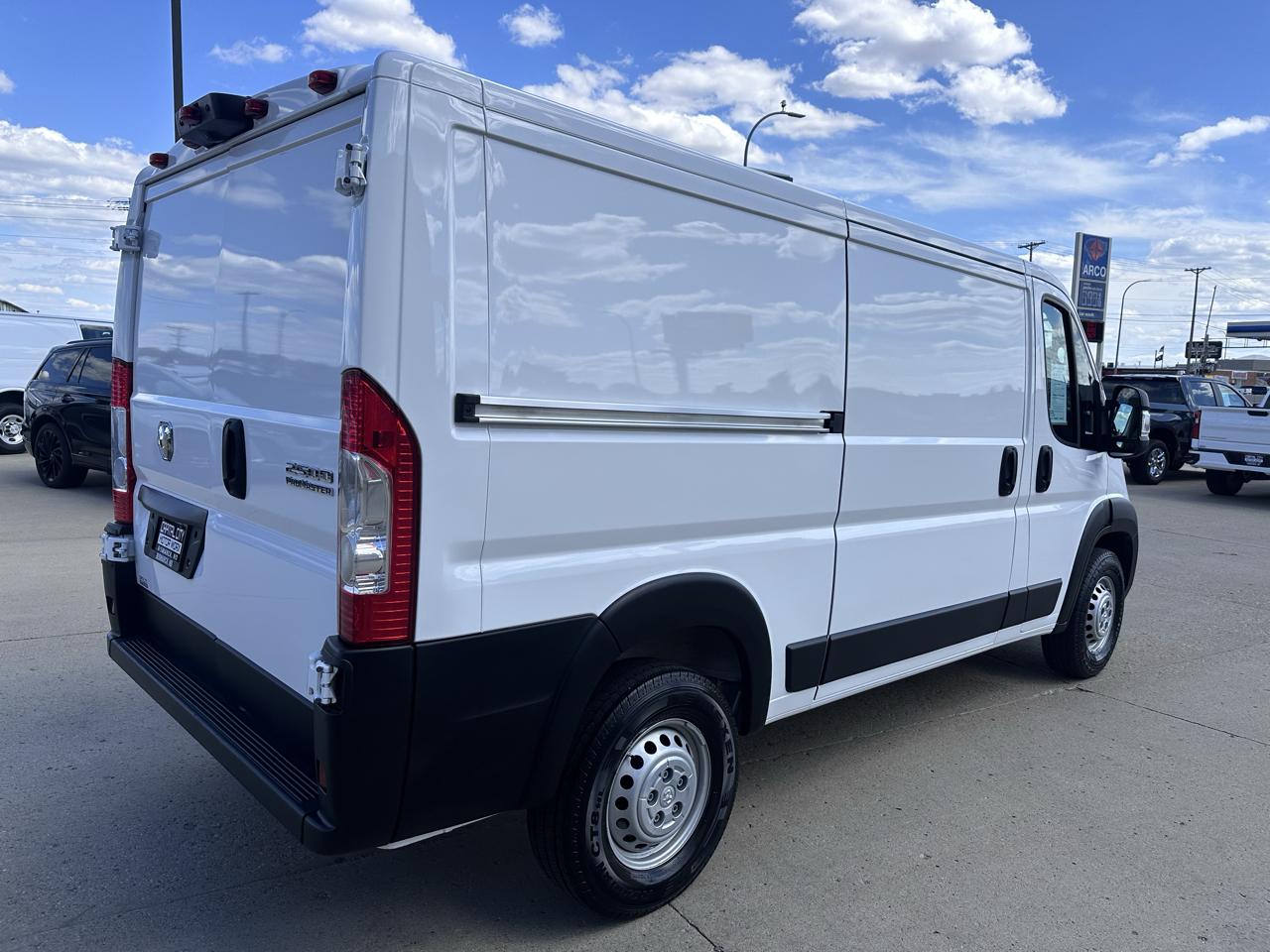 RAM Promaster 2500 Low Roof 2025