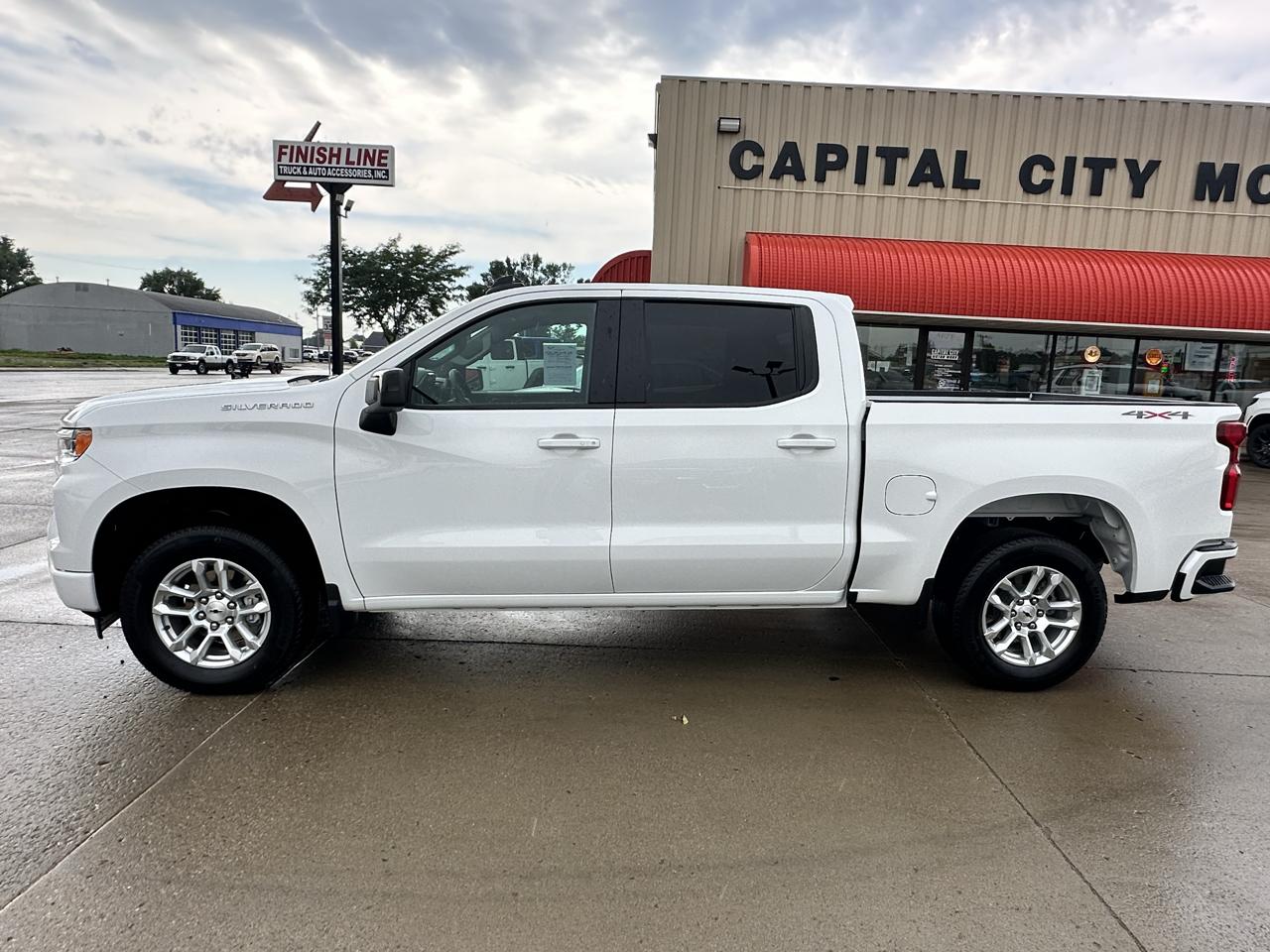 Chevrolet Silverado 1500 RST Crew Cab 4WD 2026