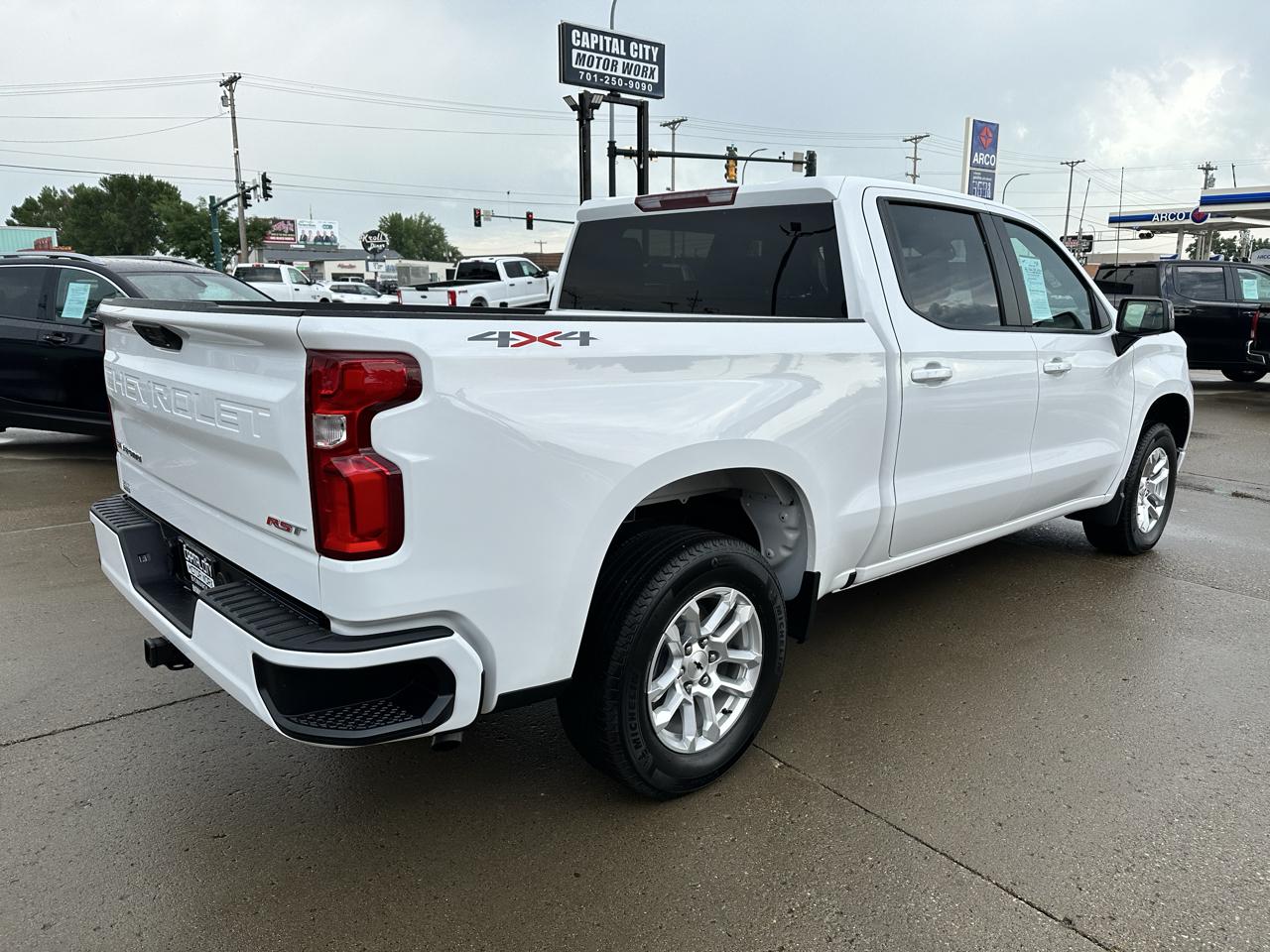 Chevrolet Silverado 1500 RST Crew Cab 4WD 2026