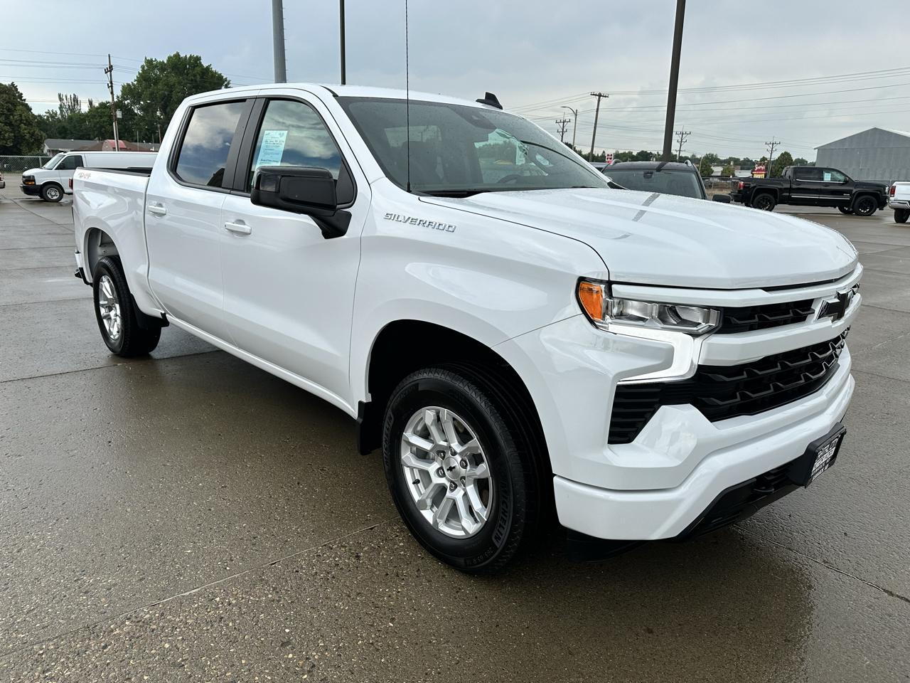 Chevrolet Silverado 1500 RST Crew Cab 4WD 2026