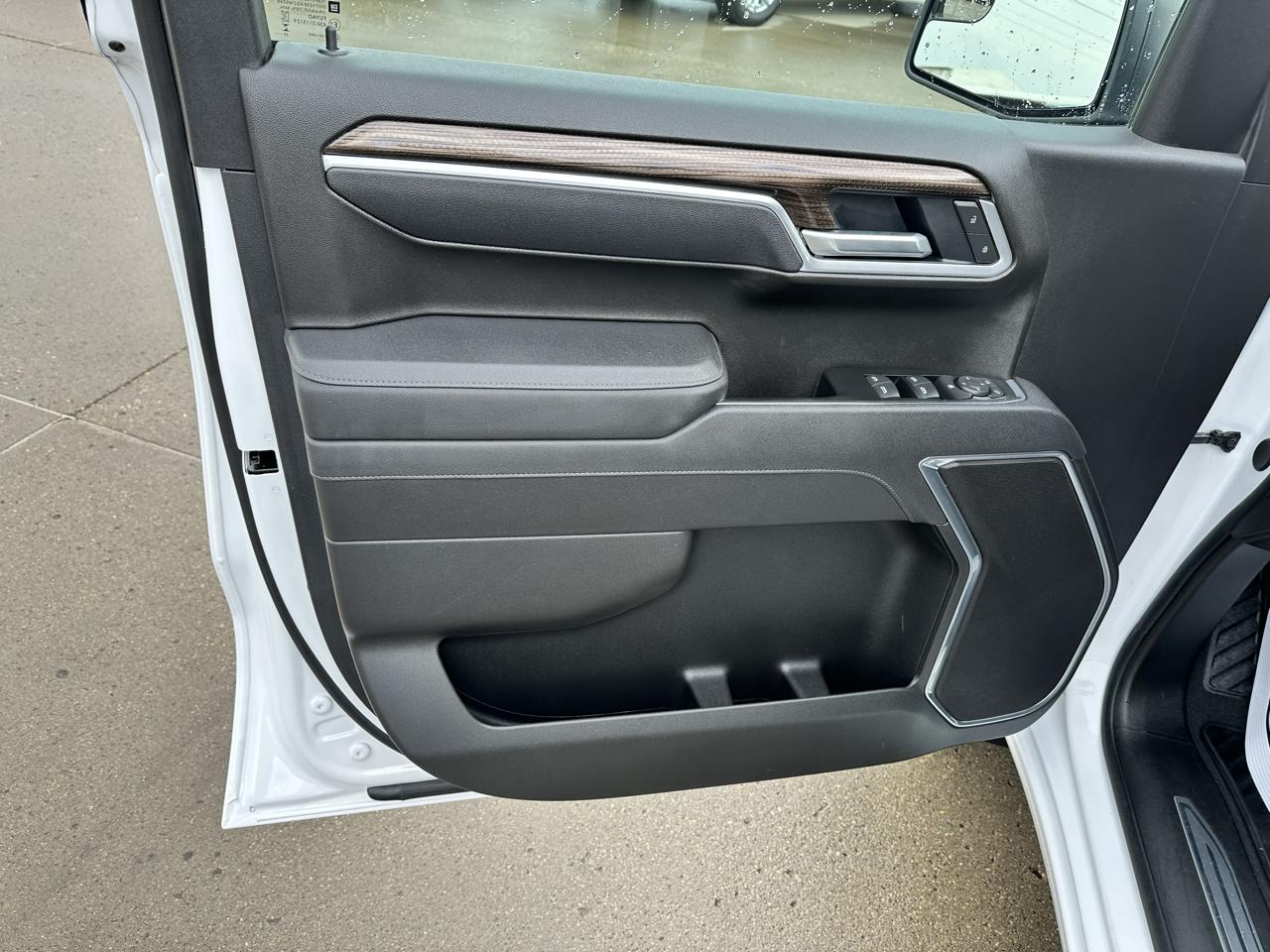 Chevrolet Silverado 1500 RST Crew Cab 4WD 2026