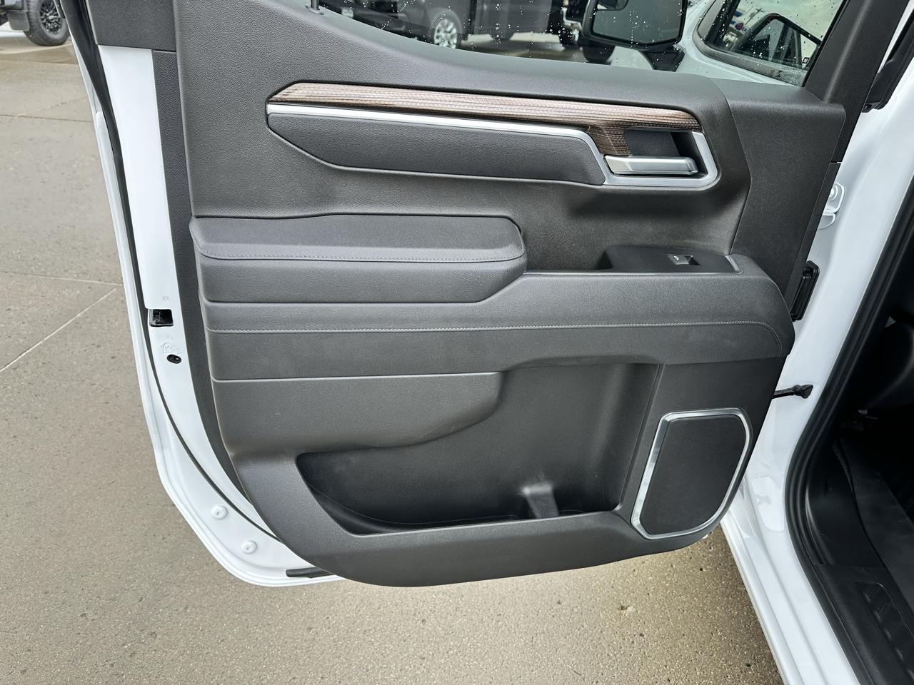 Chevrolet Silverado 1500 RST Crew Cab 4WD 2026