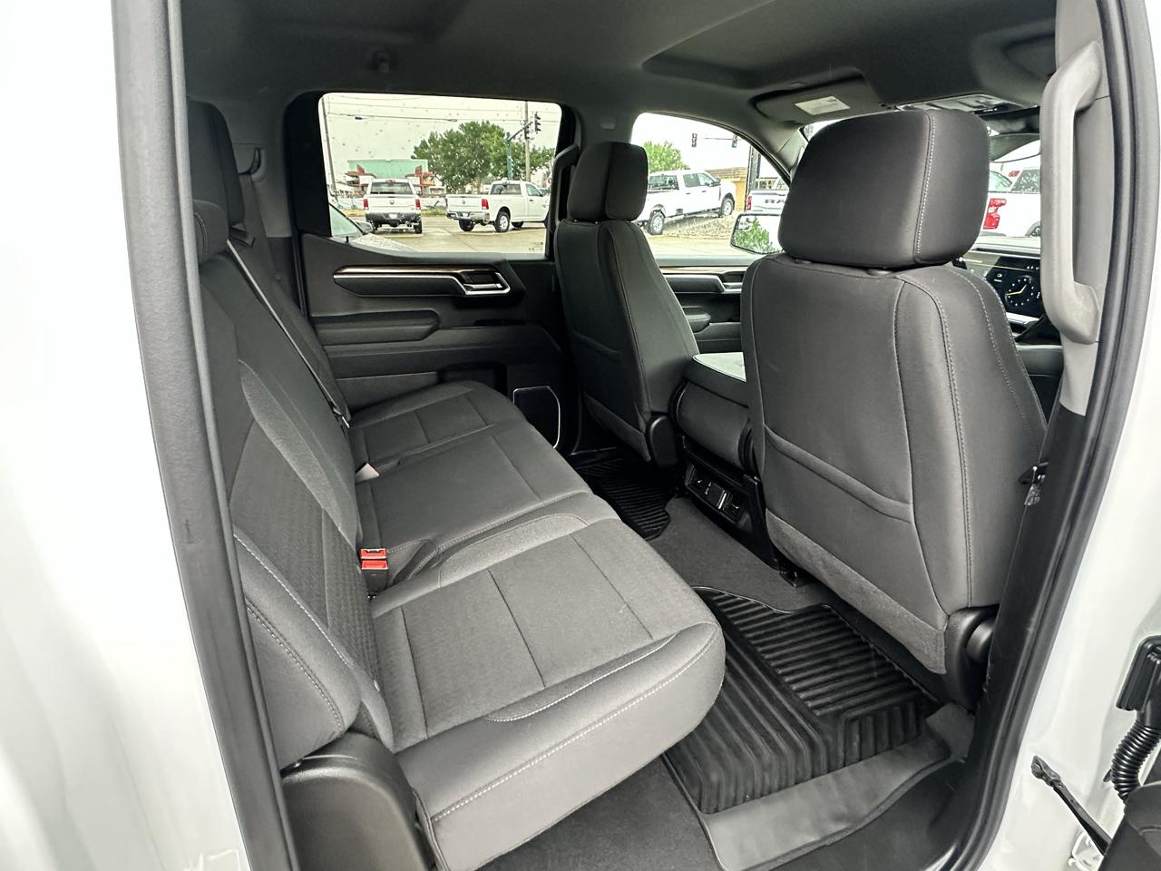 Chevrolet Silverado 1500 RST Crew Cab 4WD 2026
