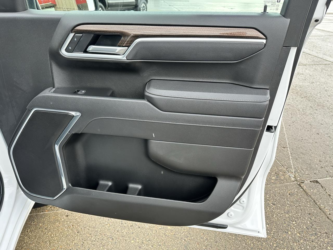 Chevrolet Silverado 1500 RST Crew Cab 4WD 2026