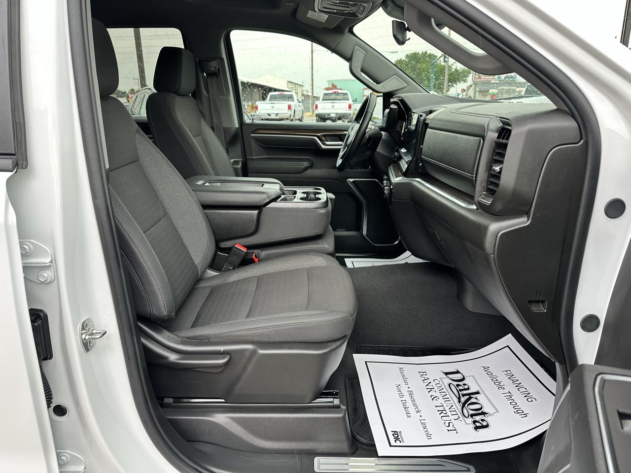 Chevrolet Silverado 1500 RST Crew Cab 4WD 2026