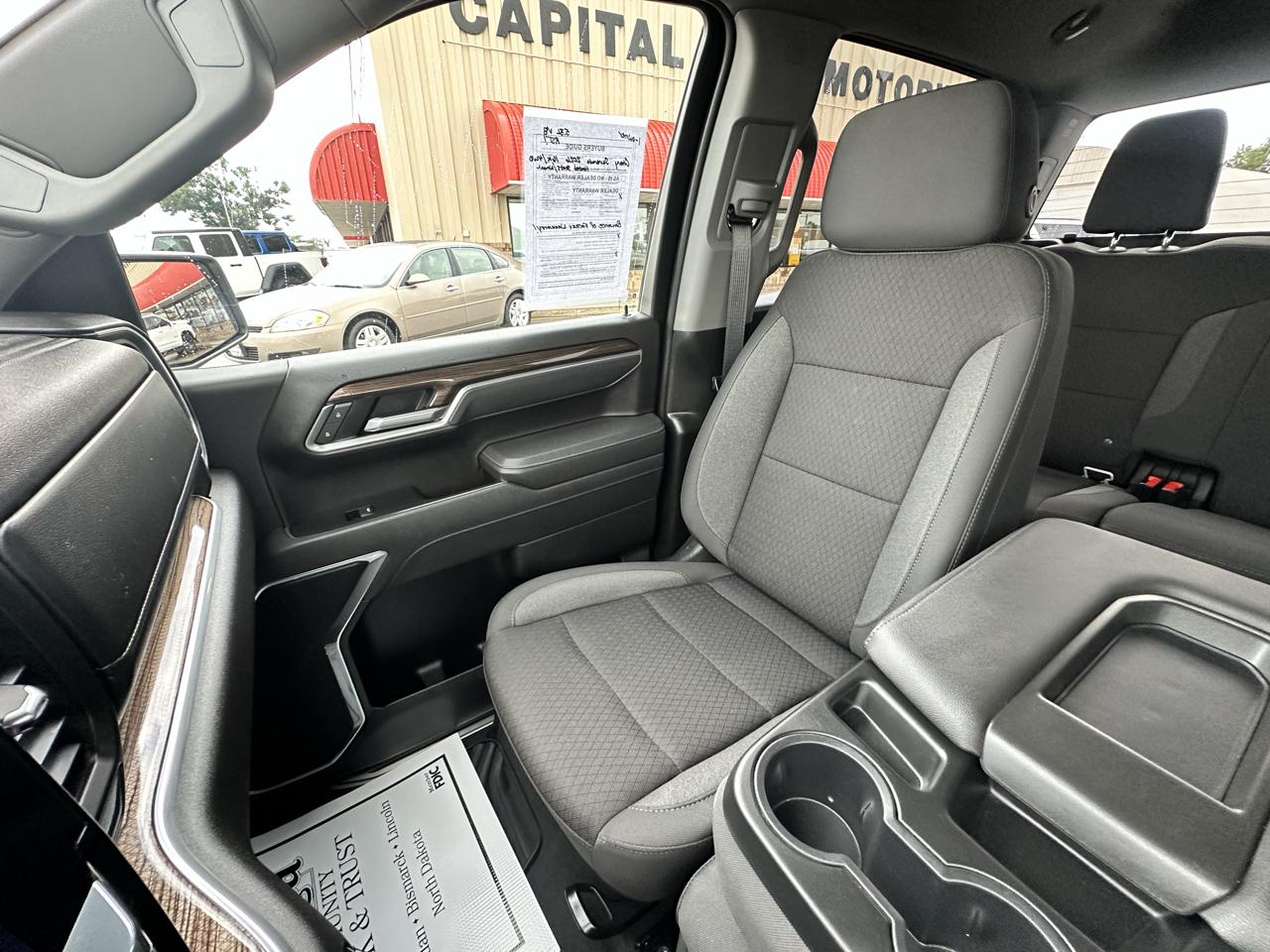 Chevrolet Silverado 1500 RST Crew Cab 4WD 2026