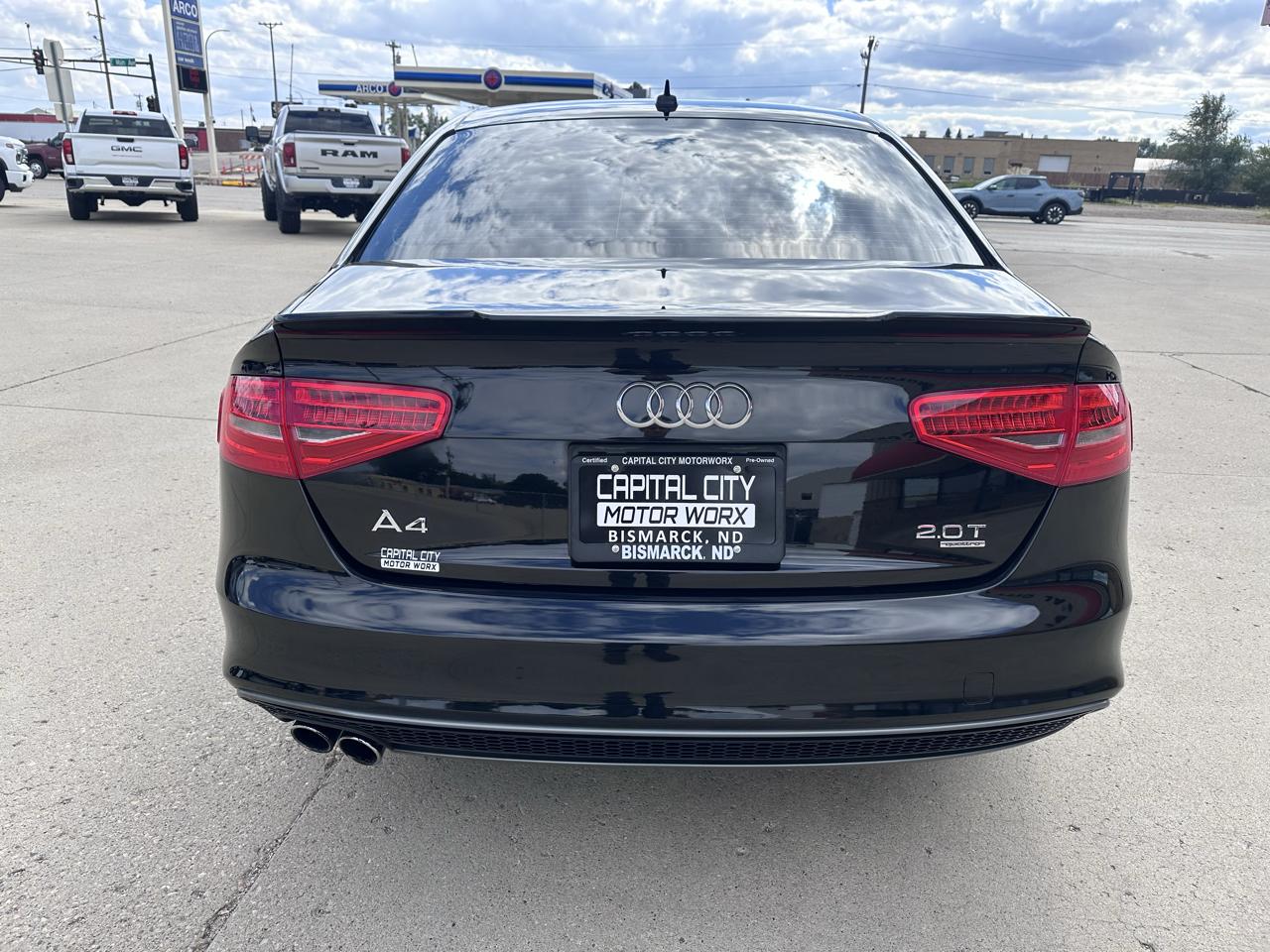 Audi A4 2.0T Sedan quattro Tiptronic 2015