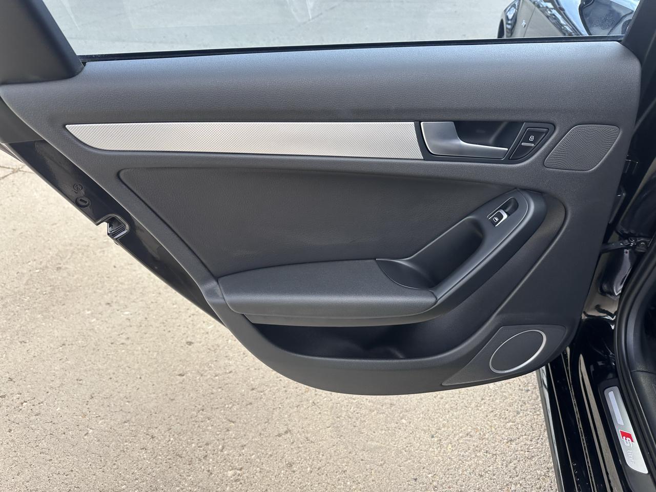 Audi A4 2.0T Sedan quattro Tiptronic 2015
