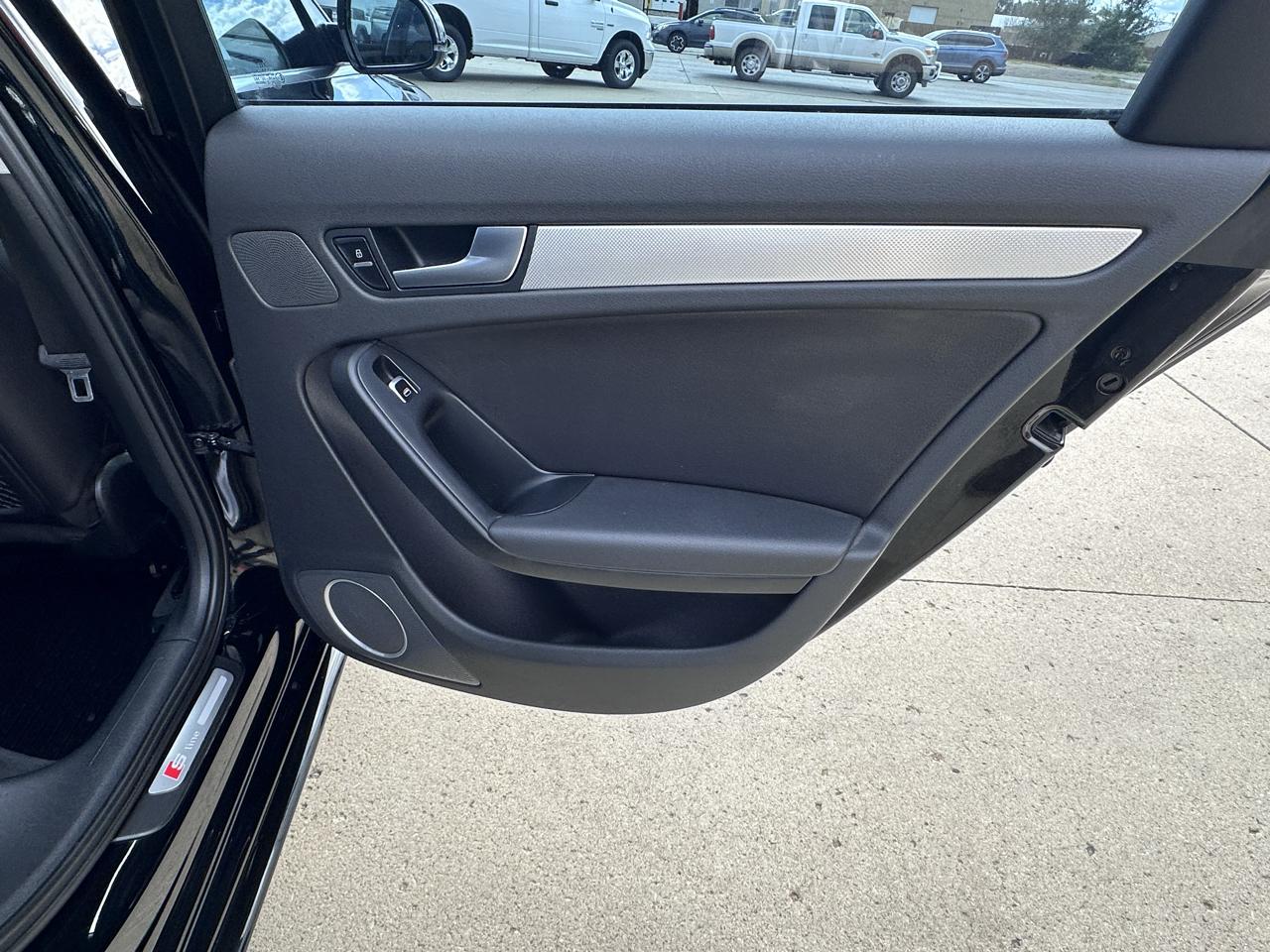 Audi A4 2.0T Sedan quattro Tiptronic 2015