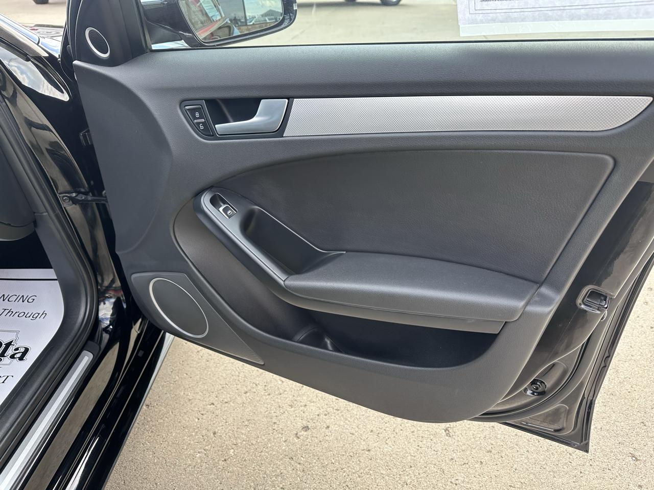 Audi A4 2.0T Sedan quattro Tiptronic 2015