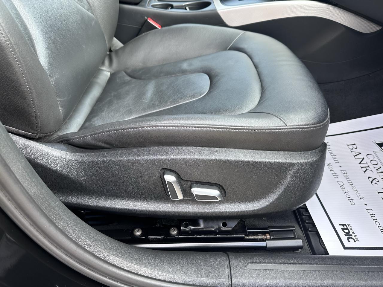 Audi A4 2.0T Sedan quattro Tiptronic 2015