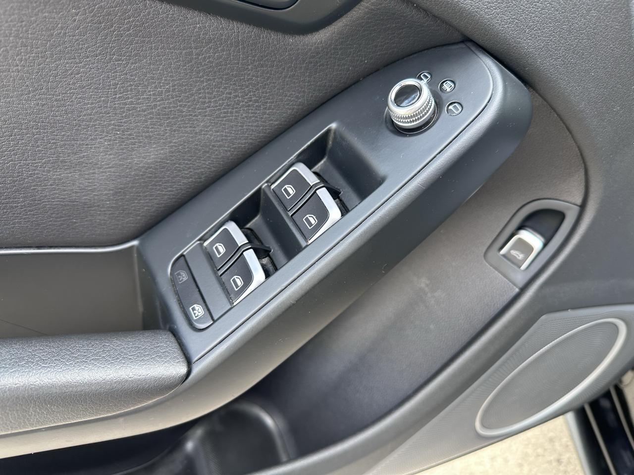 Audi A4 2.0T Sedan quattro Tiptronic 2015