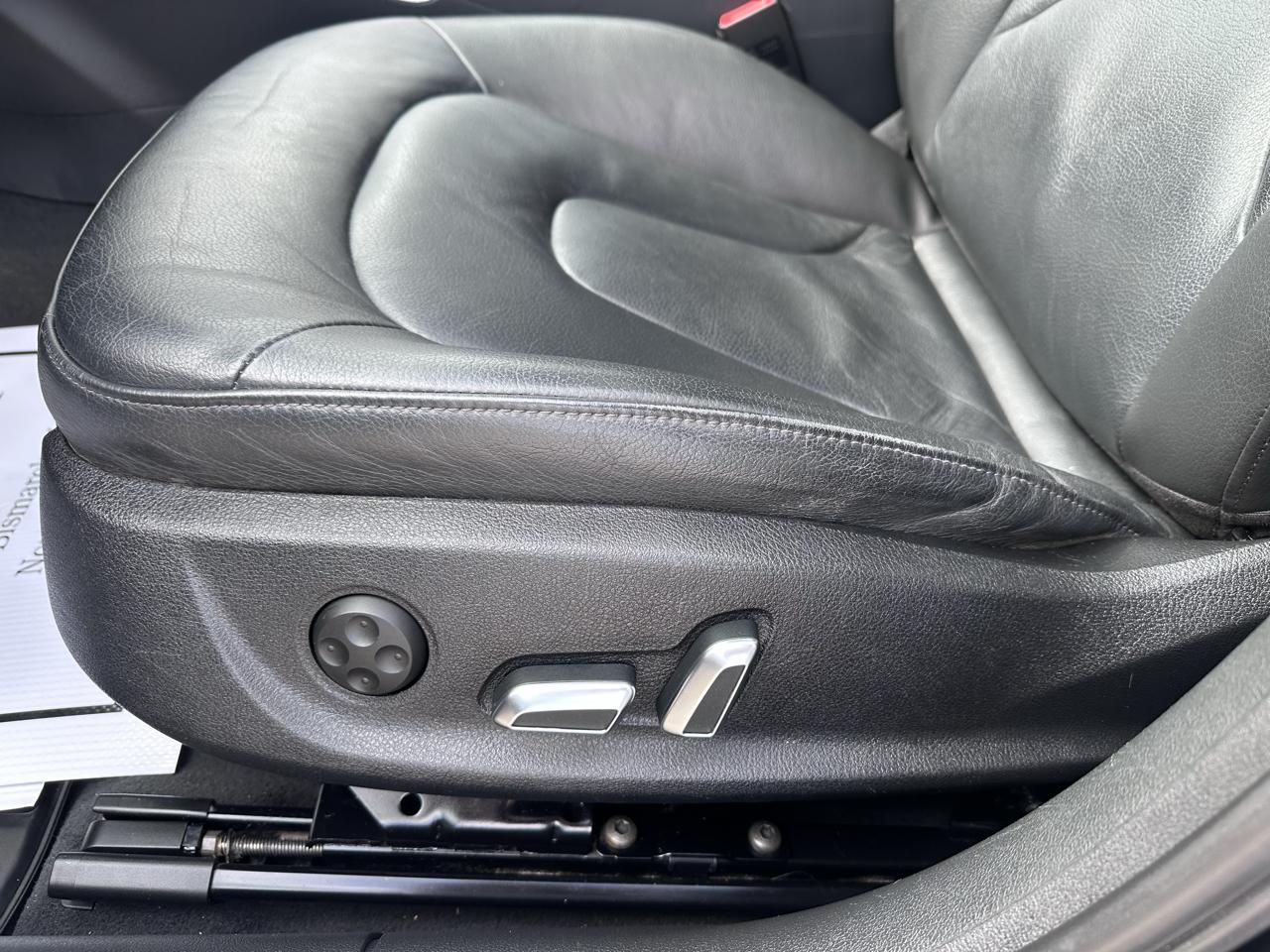 Audi A4 2.0T Sedan quattro Tiptronic 2015