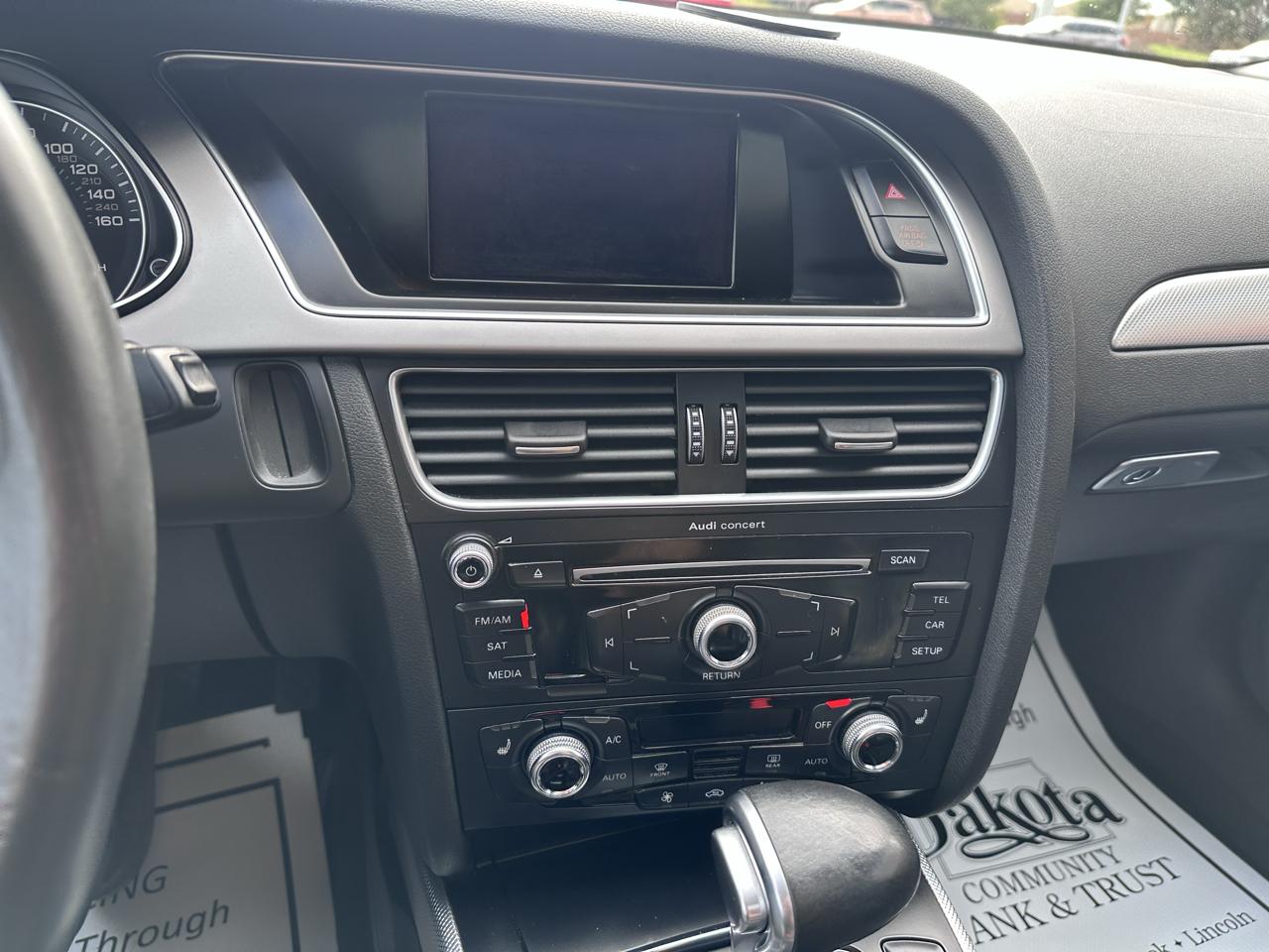 Audi A4 2.0T Sedan quattro Tiptronic 2015