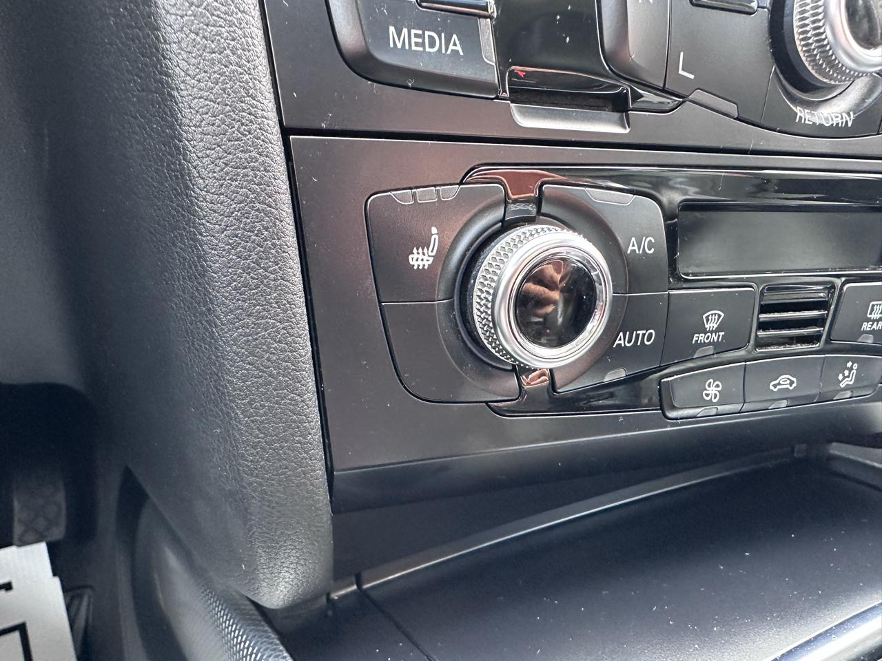 Audi A4 2.0T Sedan quattro Tiptronic 2015