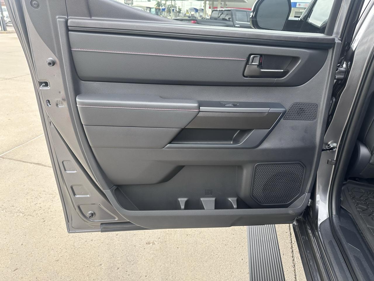 Toyota Tundra TRD PRO CrewMax 4WD Hybrid 2026
