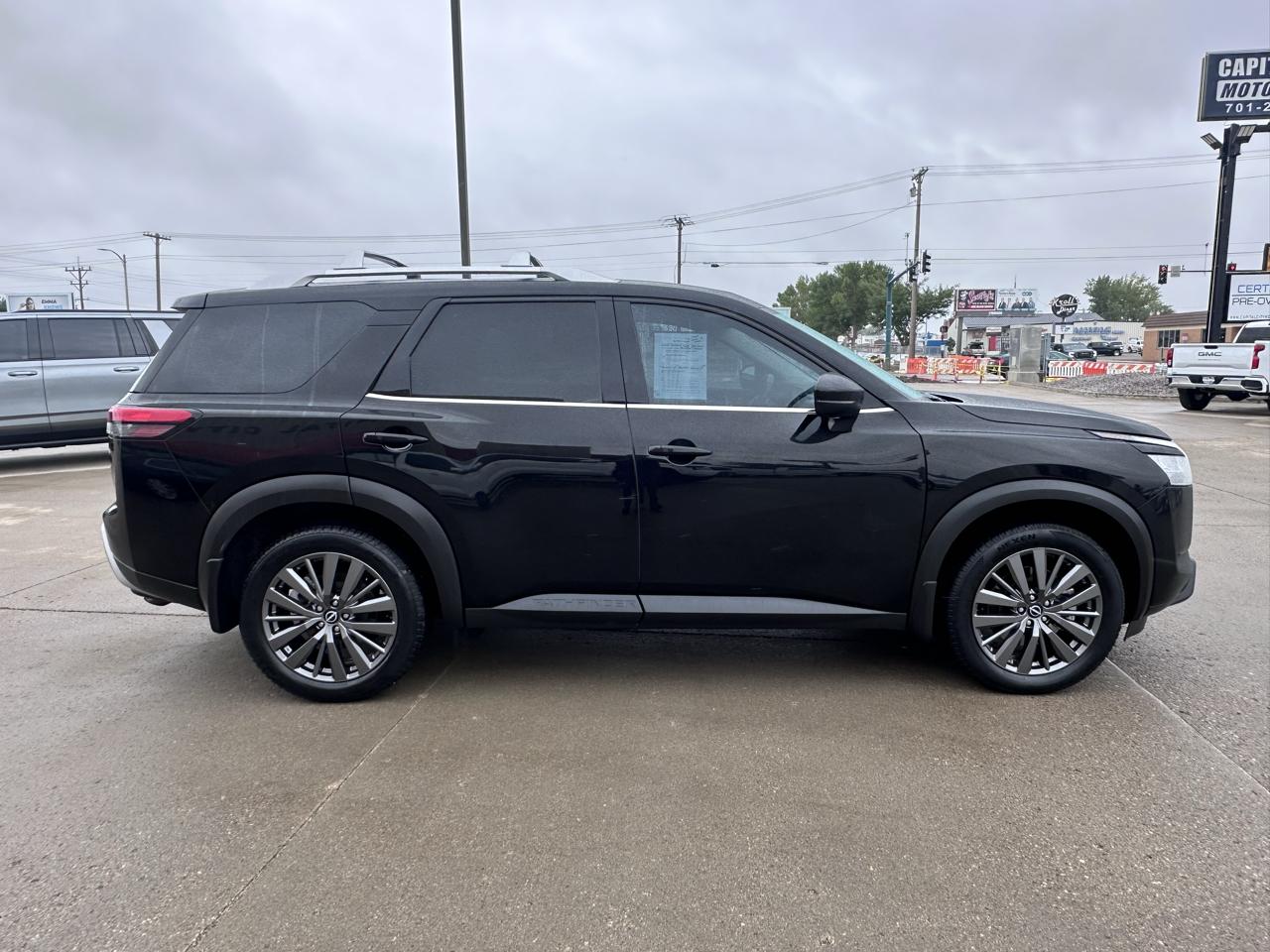 Nissan Pathfinder SL 4WD 2024