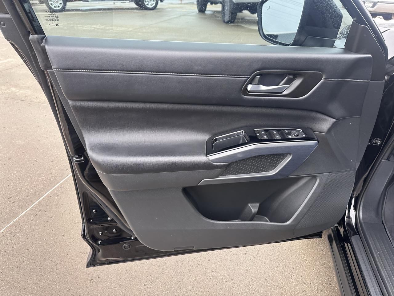 Nissan Pathfinder SL 4WD 2024