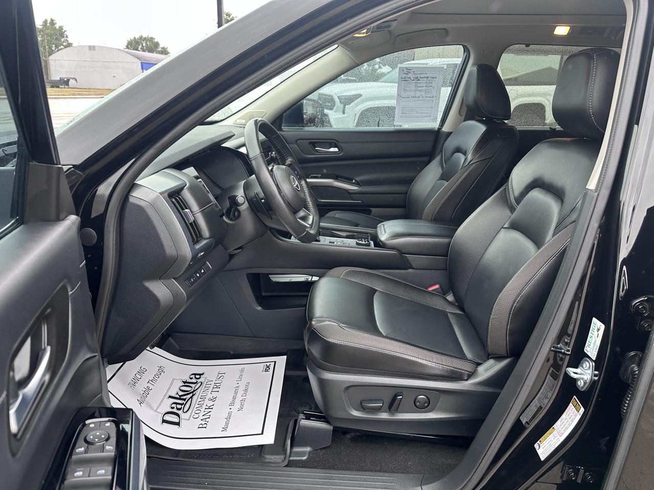 Nissan Pathfinder SL 4WD 2024
