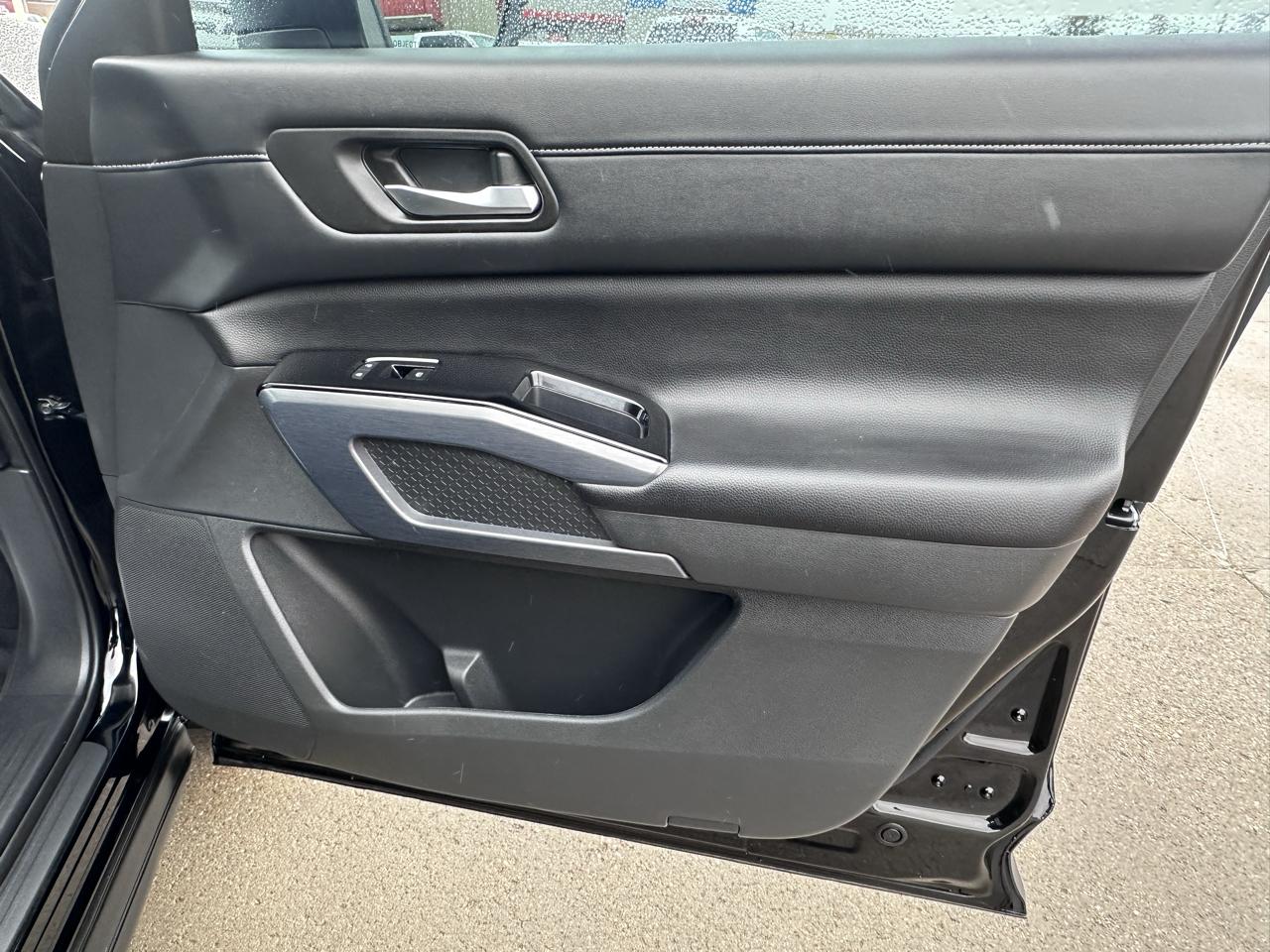 Nissan Pathfinder SL 4WD 2024