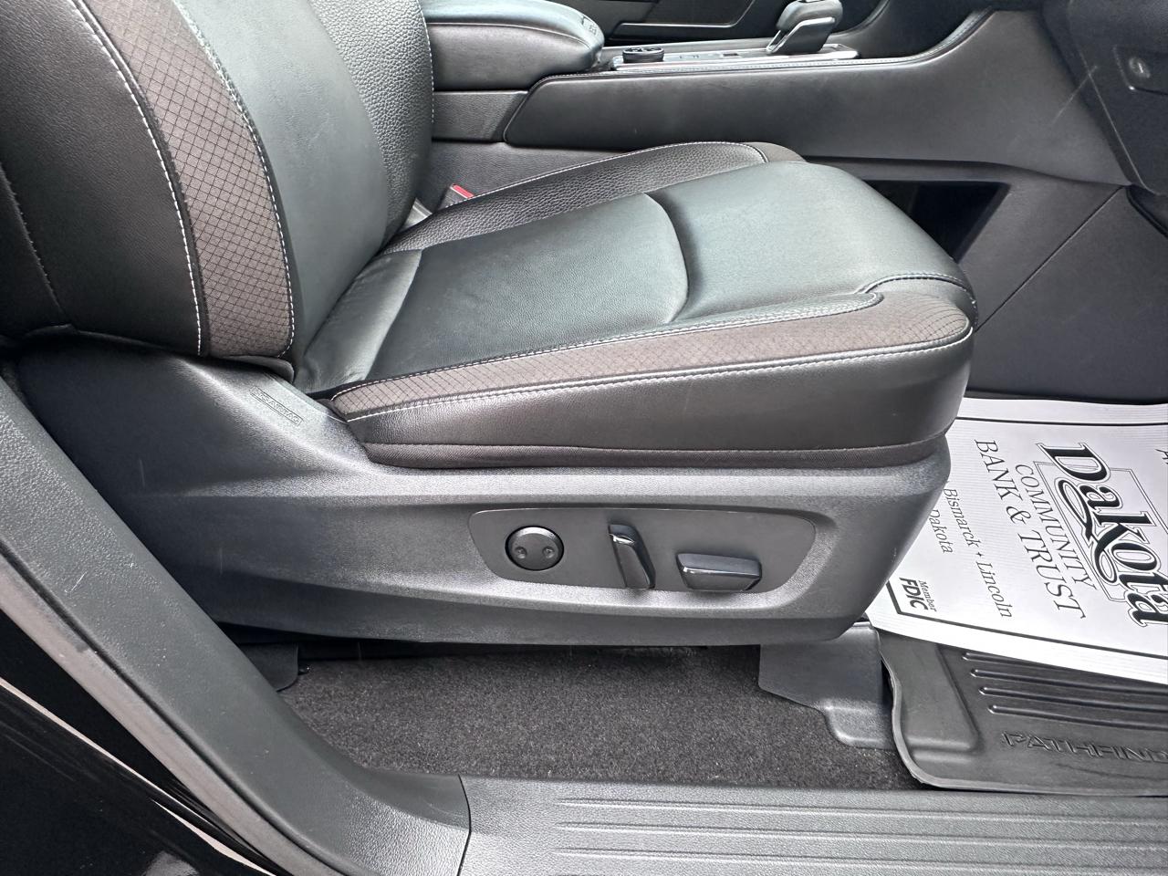 Nissan Pathfinder SL 4WD 2024