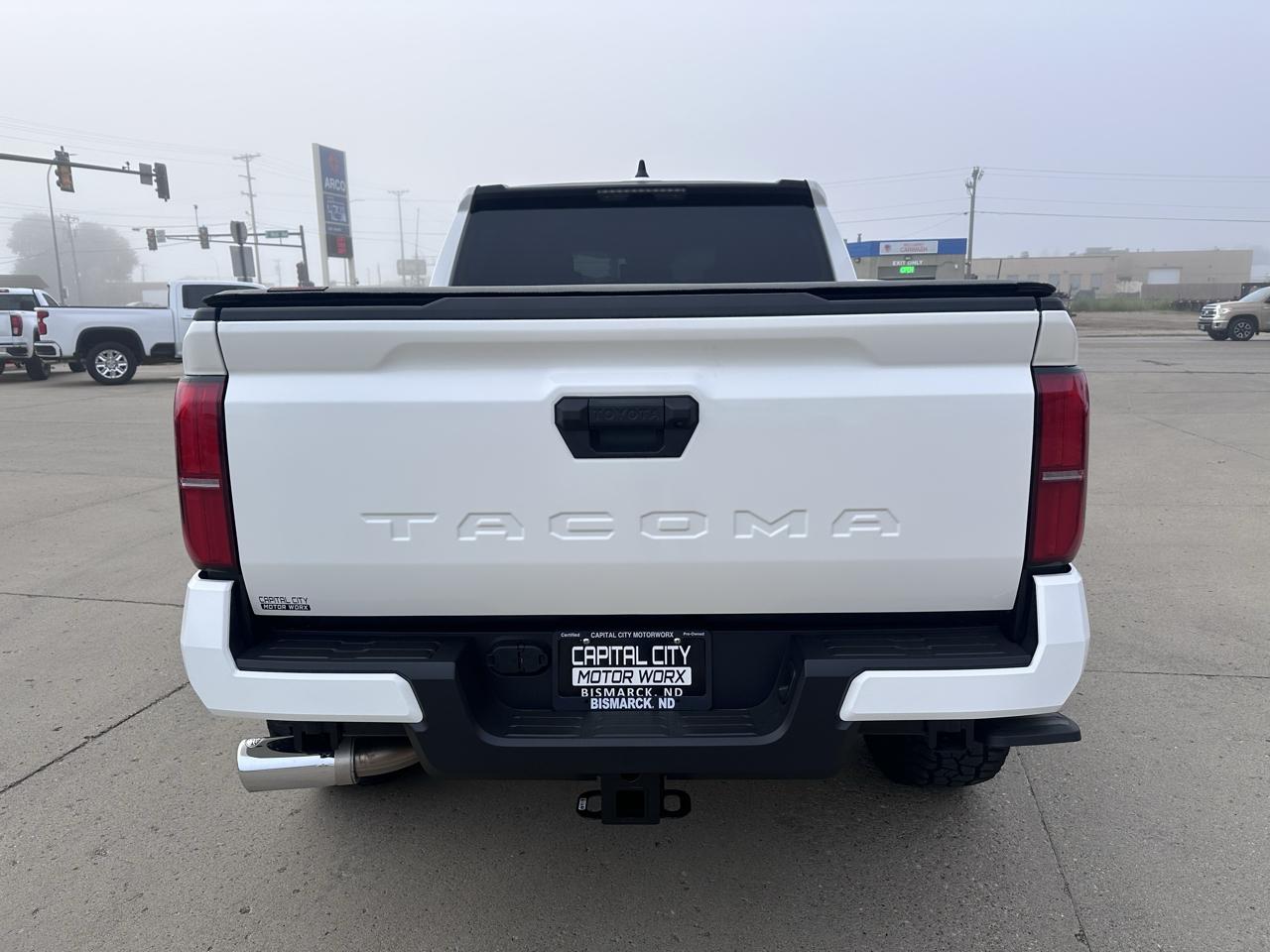 Toyota Tacoma SR5 Double Cab 2026